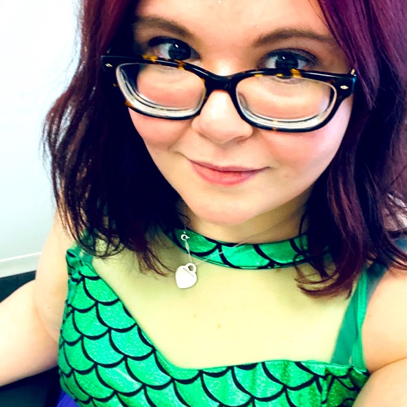 Meet your Posher, Hailey - Picture 1 of 1